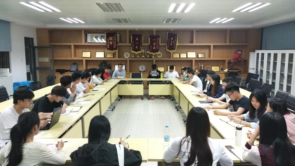 太阳城娱乐‍‍‍‍‍‍‍‍举行预备党员入党宣誓仪式暨讨论表决发展对象支部大会1.jpg