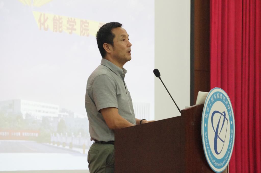 总支书记君光为2018级新生上党课-3-.JPG